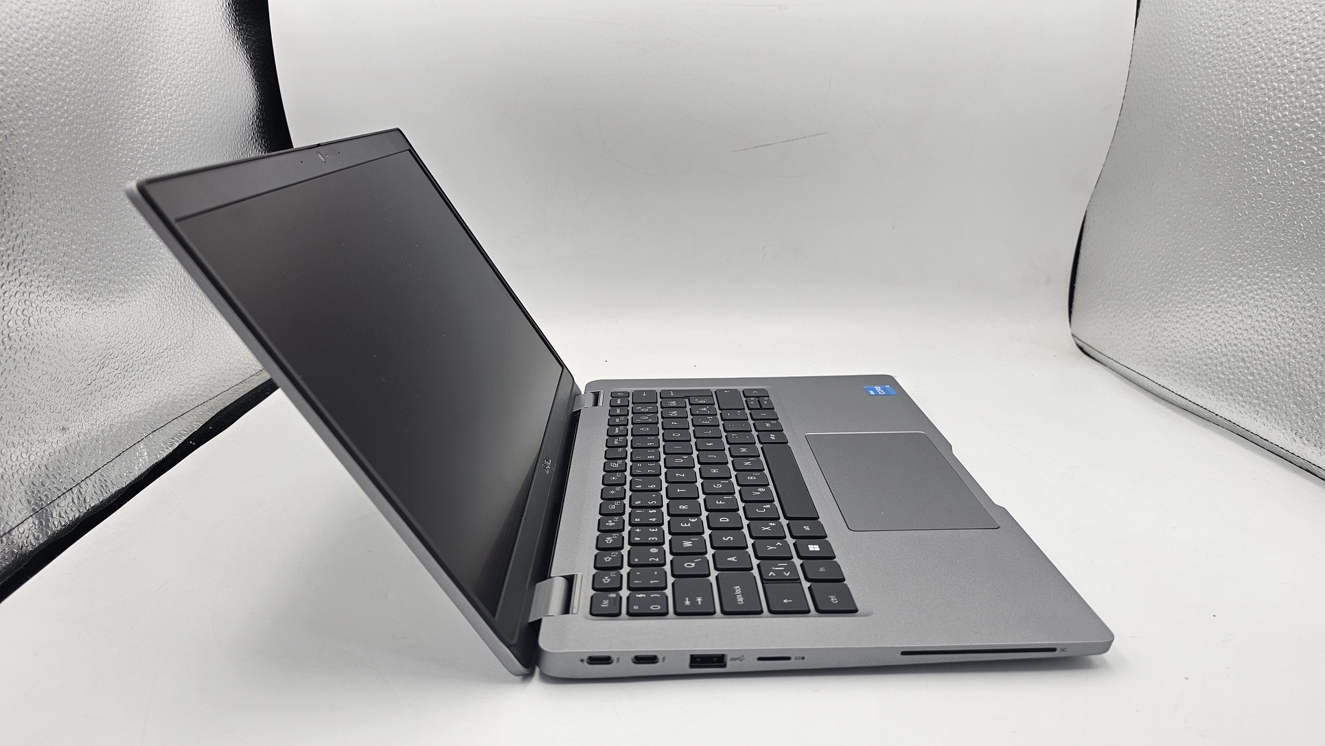 Dell Latitude 5330 LTE – i3-1215U, 16GB, 256GB - Image 5
