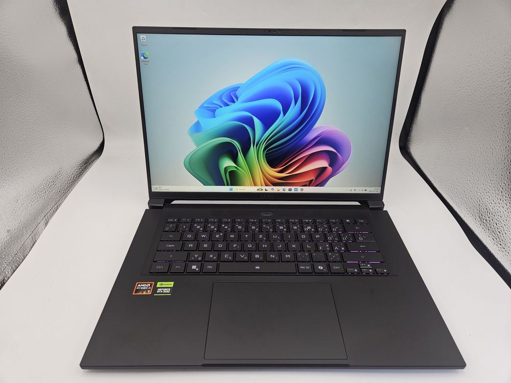 Szlovák alapról magyarított vékony gamer laptop
