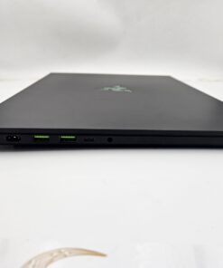 A CSÚCSRAGADOZÓ! Razer Blade 16 Nem sok ilyen jár a vadonban - Image 5