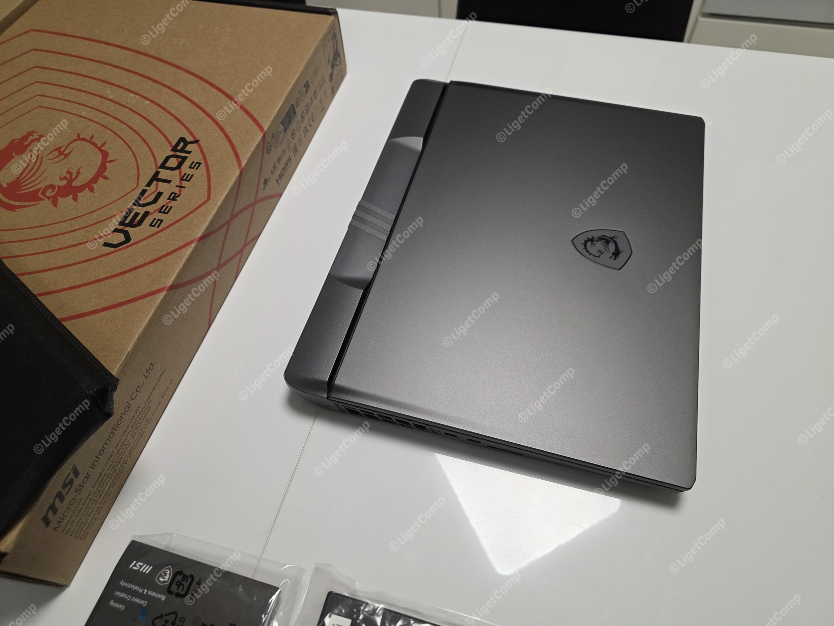 Új MSI 16 Vector QHD+ 240Hz Ultra9 275HX 24mag 32GB 1TB SSD Nvidia RTX 5080 16GB 175W Win11 Garancia - Image 10